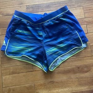 Adidas response Ladies Tennis Shorts Size Small